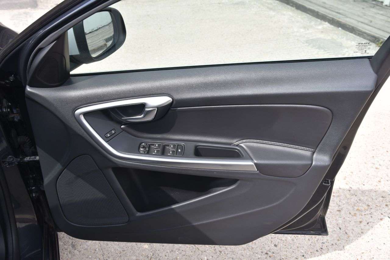 2017 VOLVO S60 2017 VOLVO S60