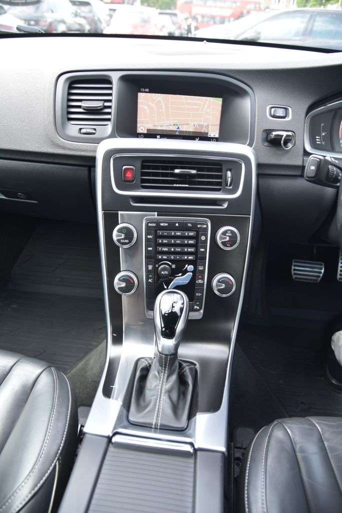 2017 VOLVO S60 2017 VOLVO S60
