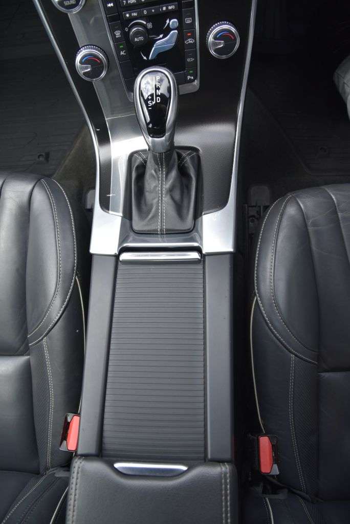 2017 VOLVO S60 2017 VOLVO S60