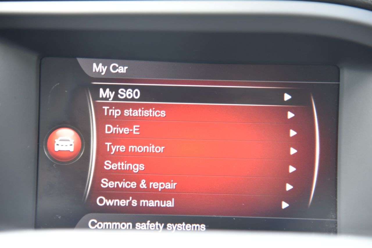 2017 VOLVO S60 2017 VOLVO S60