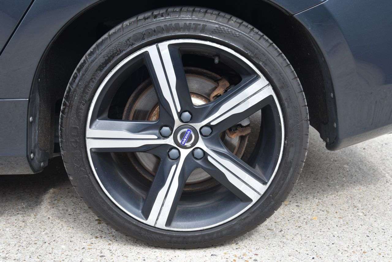 2017 VOLVO S60 2017 VOLVO S60