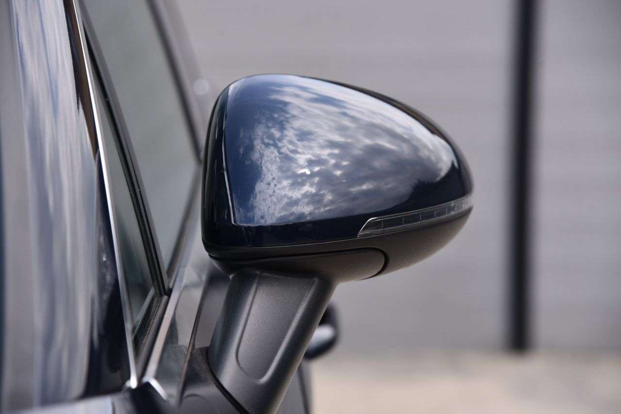 2019 PORSCHE MACAN 2019 PORSCHE MACAN