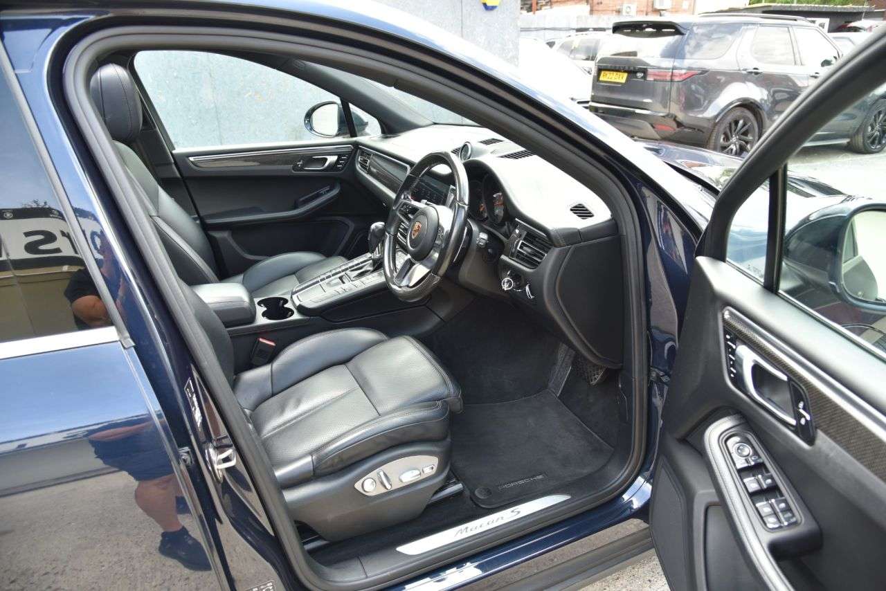 2019 PORSCHE MACAN 2019 PORSCHE MACAN