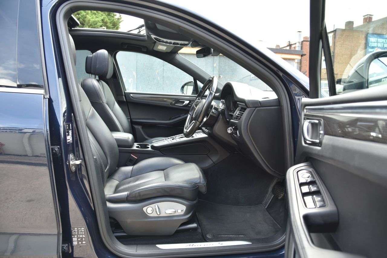 2019 PORSCHE MACAN 2019 PORSCHE MACAN