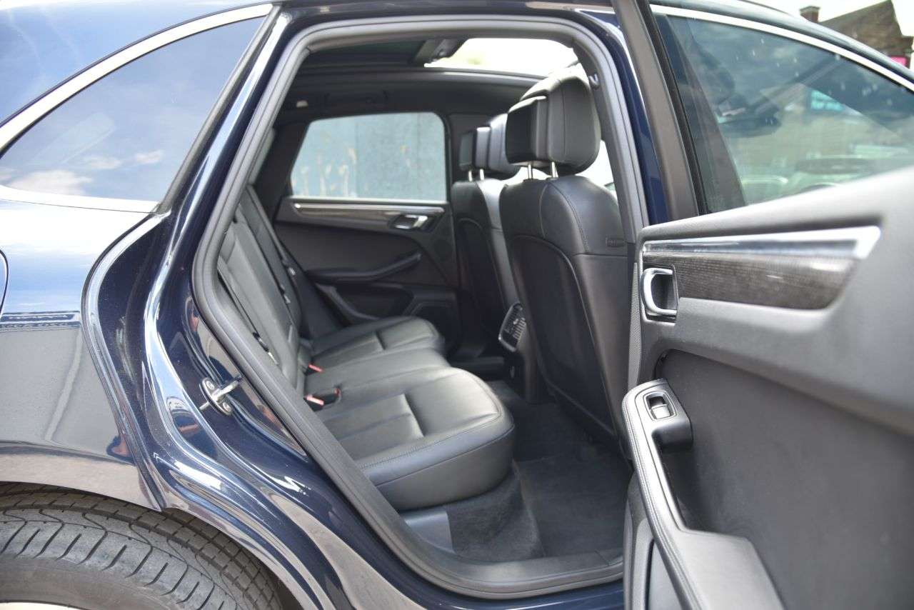 2019 PORSCHE MACAN 2019 PORSCHE MACAN