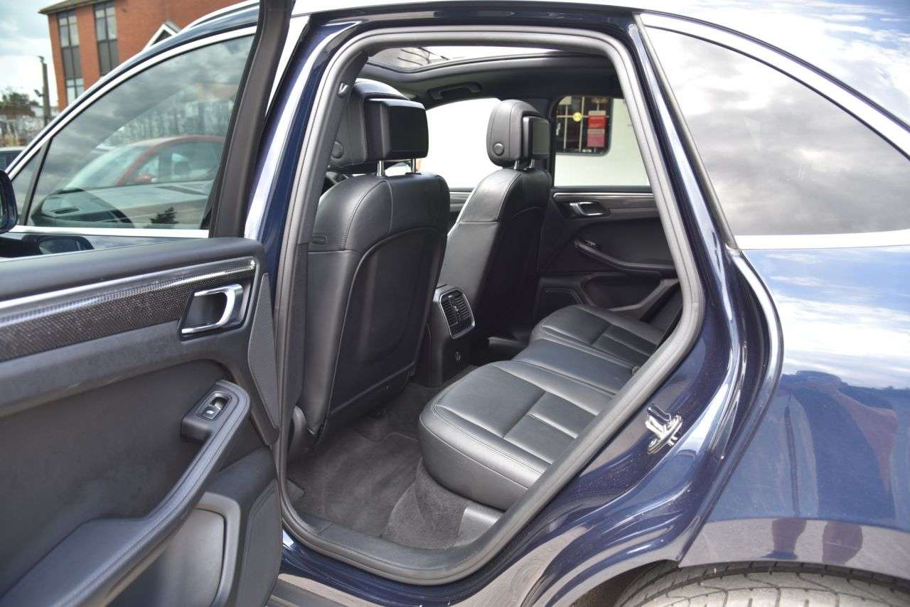 2019 PORSCHE MACAN 2019 PORSCHE MACAN