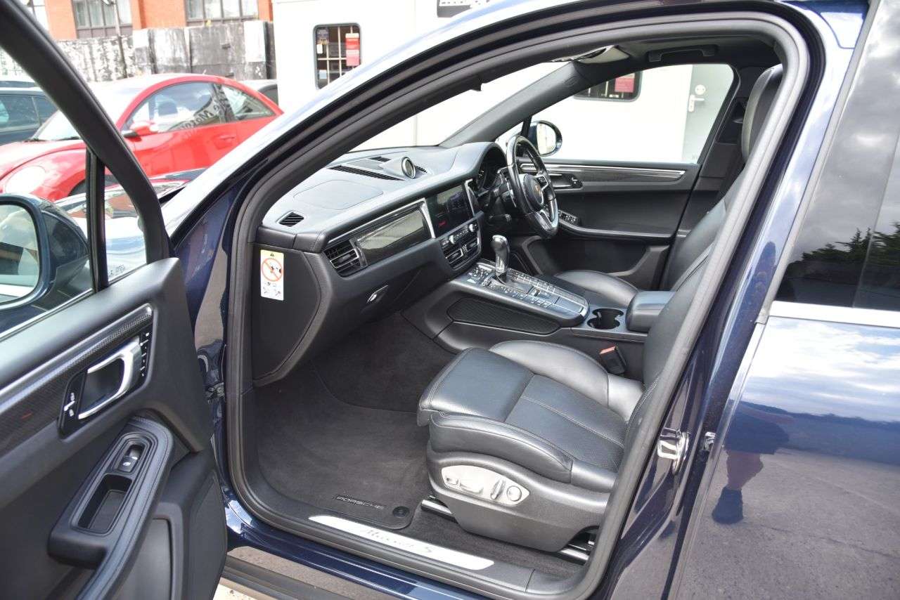 2019 PORSCHE MACAN 2019 PORSCHE MACAN