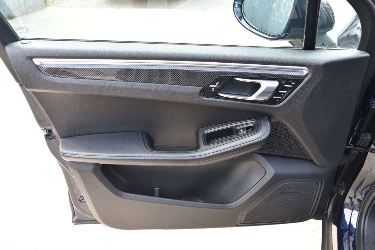 2019 PORSCHE MACAN 2019 PORSCHE MACAN