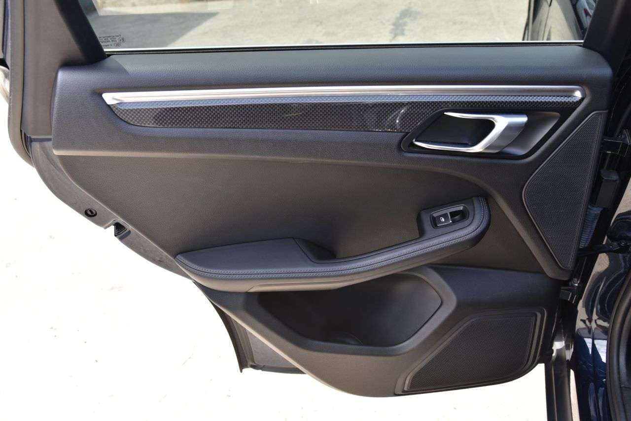 2019 PORSCHE MACAN 2019 PORSCHE MACAN