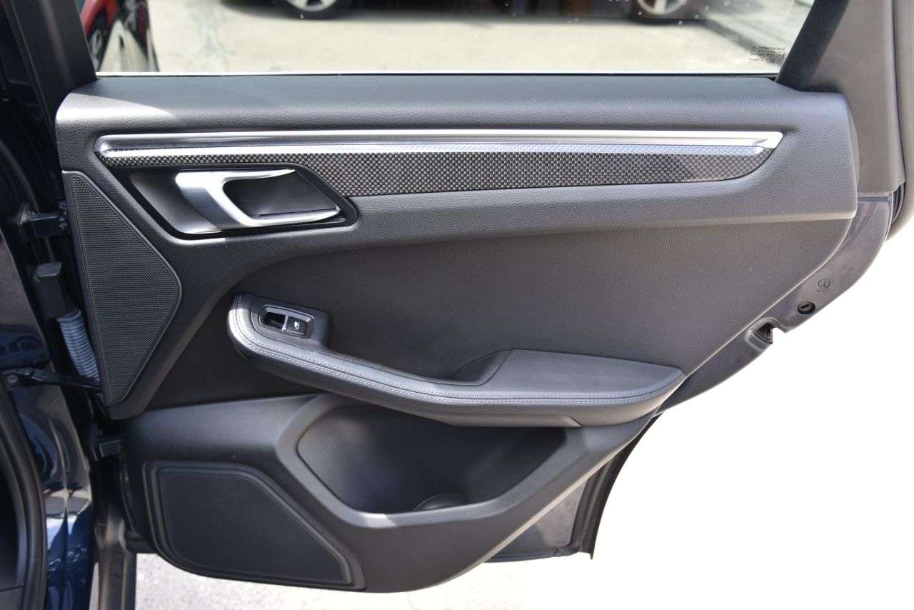 2019 PORSCHE MACAN 2019 PORSCHE MACAN