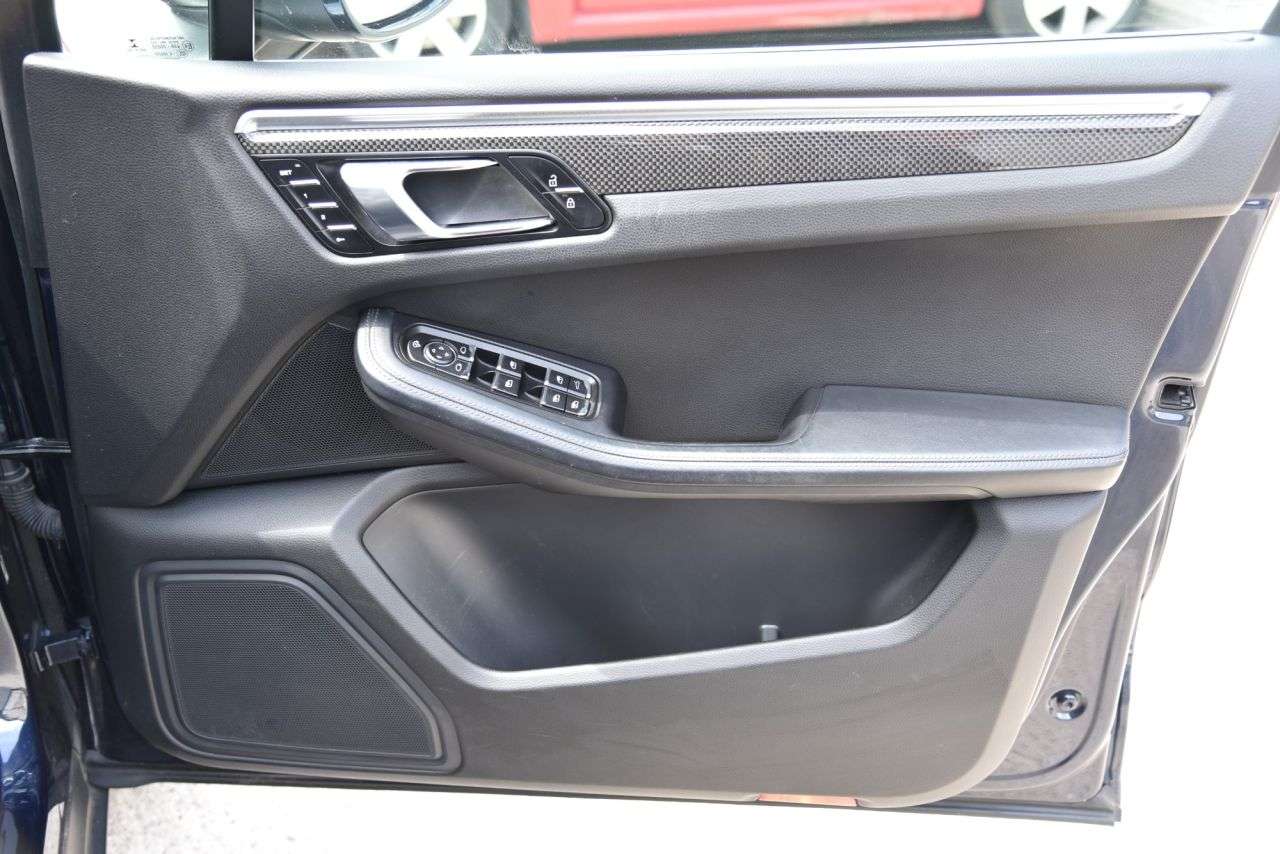 2019 PORSCHE MACAN 2019 PORSCHE MACAN