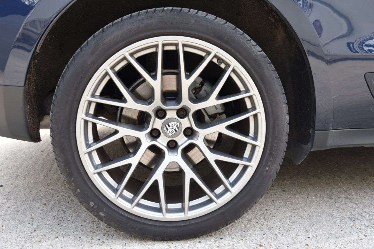 2019 PORSCHE MACAN 2019 PORSCHE MACAN
