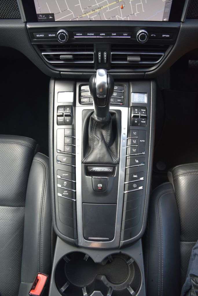 2019 PORSCHE MACAN 2019 PORSCHE MACAN