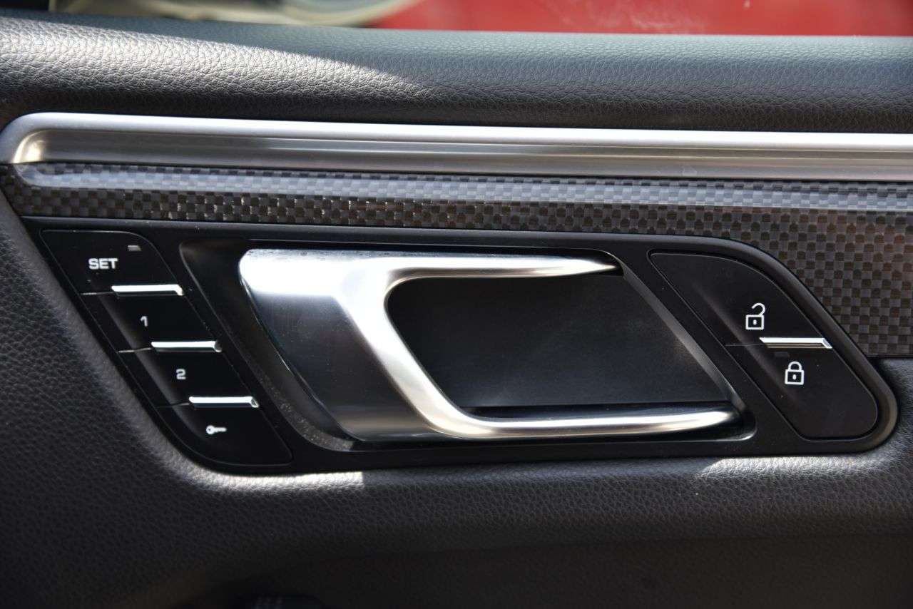 2019 PORSCHE MACAN 2019 PORSCHE MACAN