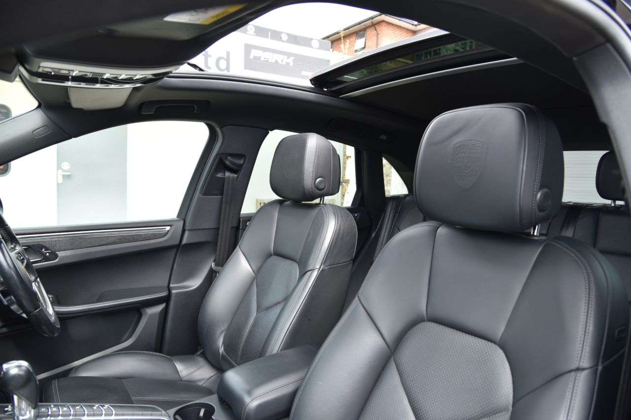 2019 PORSCHE MACAN 2019 PORSCHE MACAN