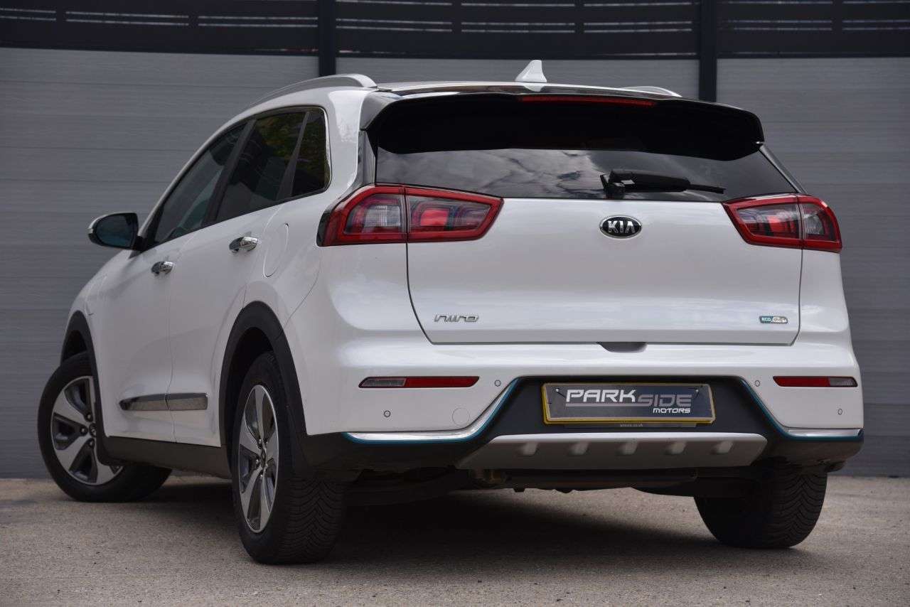 A 2018 KIA NIRO 1.6 GDi 8.9kWh 3 SUV 5dr Petrol Plug-in Hybrid DCT Euro 6 (s/s) (139 bhp) L A 2018 KIA NIRO 1.6 GDi 8.9kWh 3 SUV 5dr Petrol Plug-in Hybrid DCT Euro 6 (s/s) (139 bhp) L
