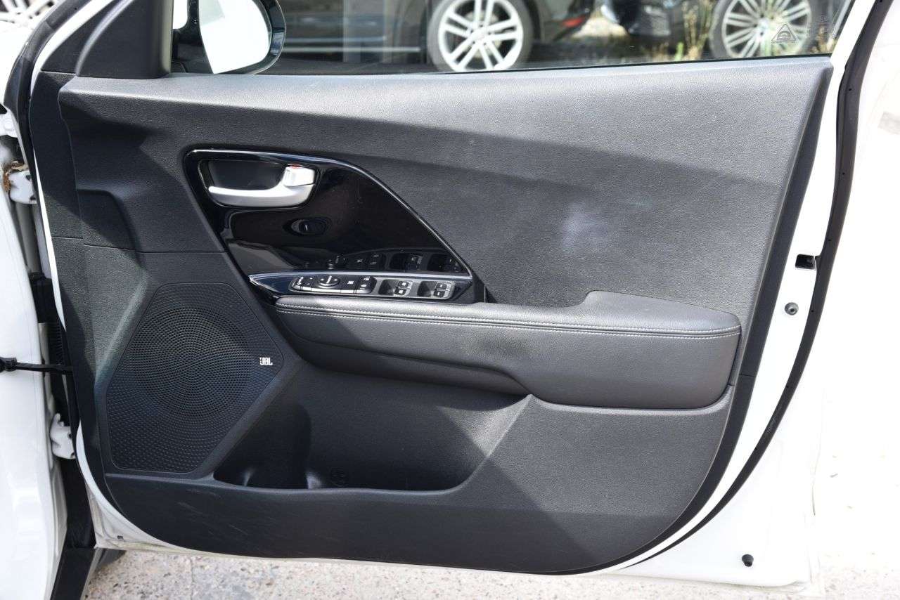 2018 KIA NIRO 2018 KIA NIRO