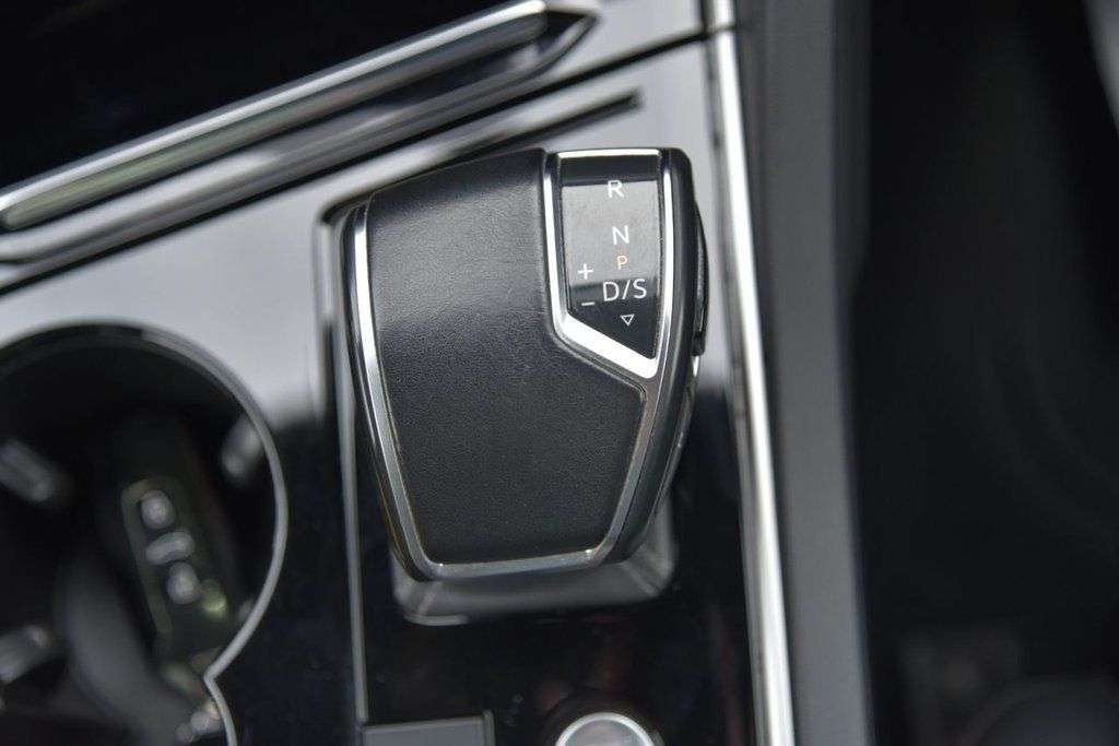 2020 VOLKSWAGEN TOUAREG 2020 VOLKSWAGEN TOUAREG