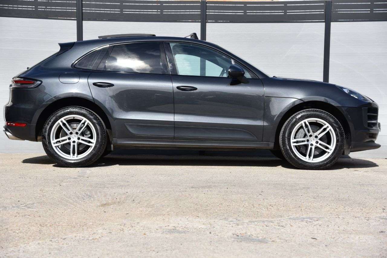 2019 PORSCHE MACAN 2019 PORSCHE MACAN