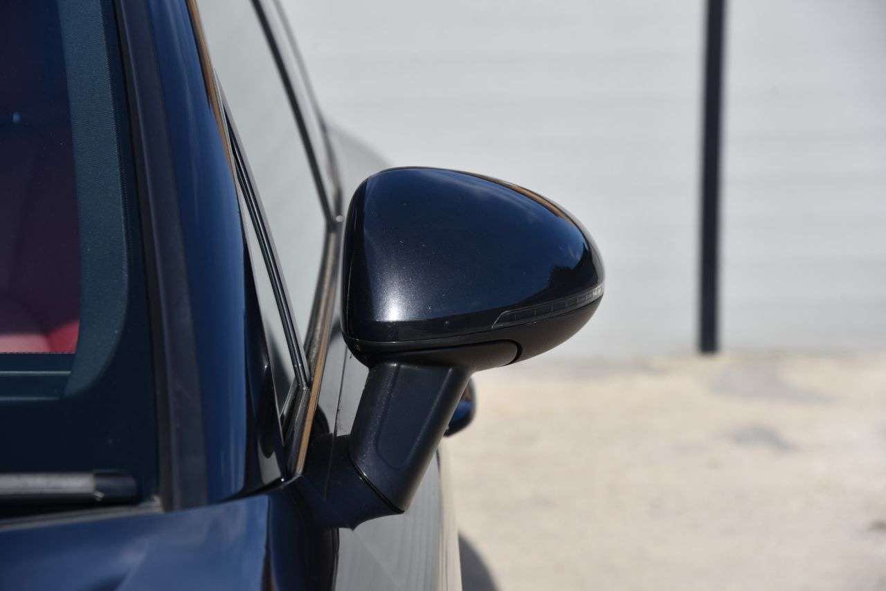 2019 PORSCHE MACAN 2019 PORSCHE MACAN