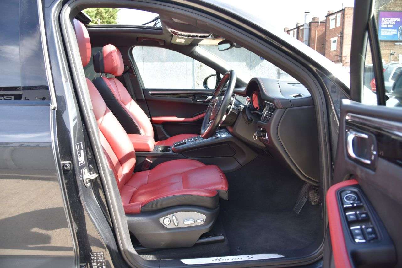 2019 PORSCHE MACAN 2019 PORSCHE MACAN