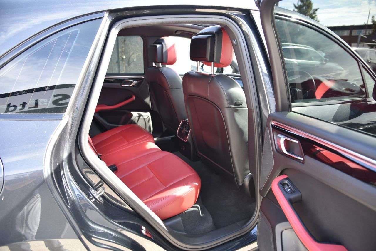 2019 PORSCHE MACAN 2019 PORSCHE MACAN
