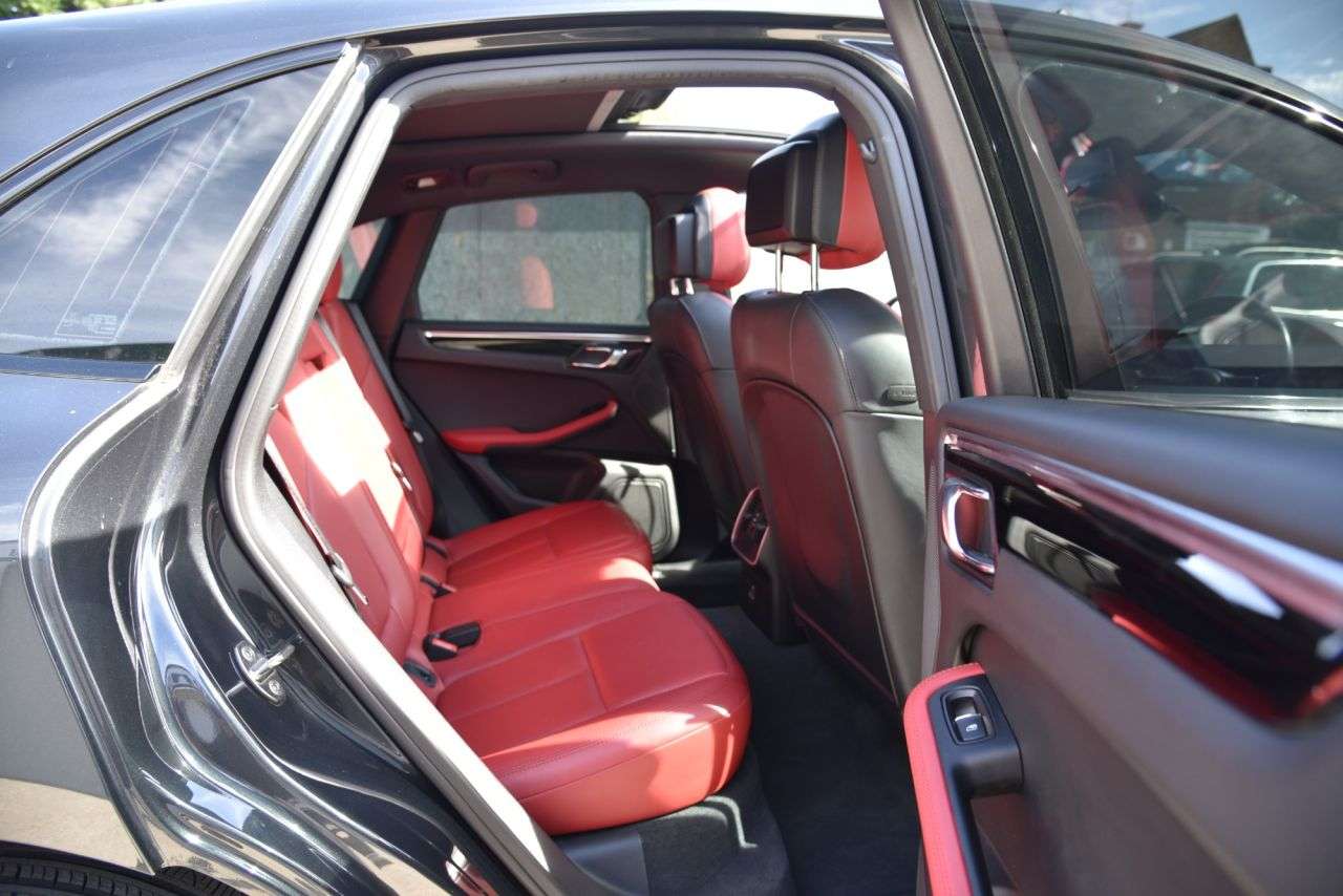 2019 PORSCHE MACAN 2019 PORSCHE MACAN