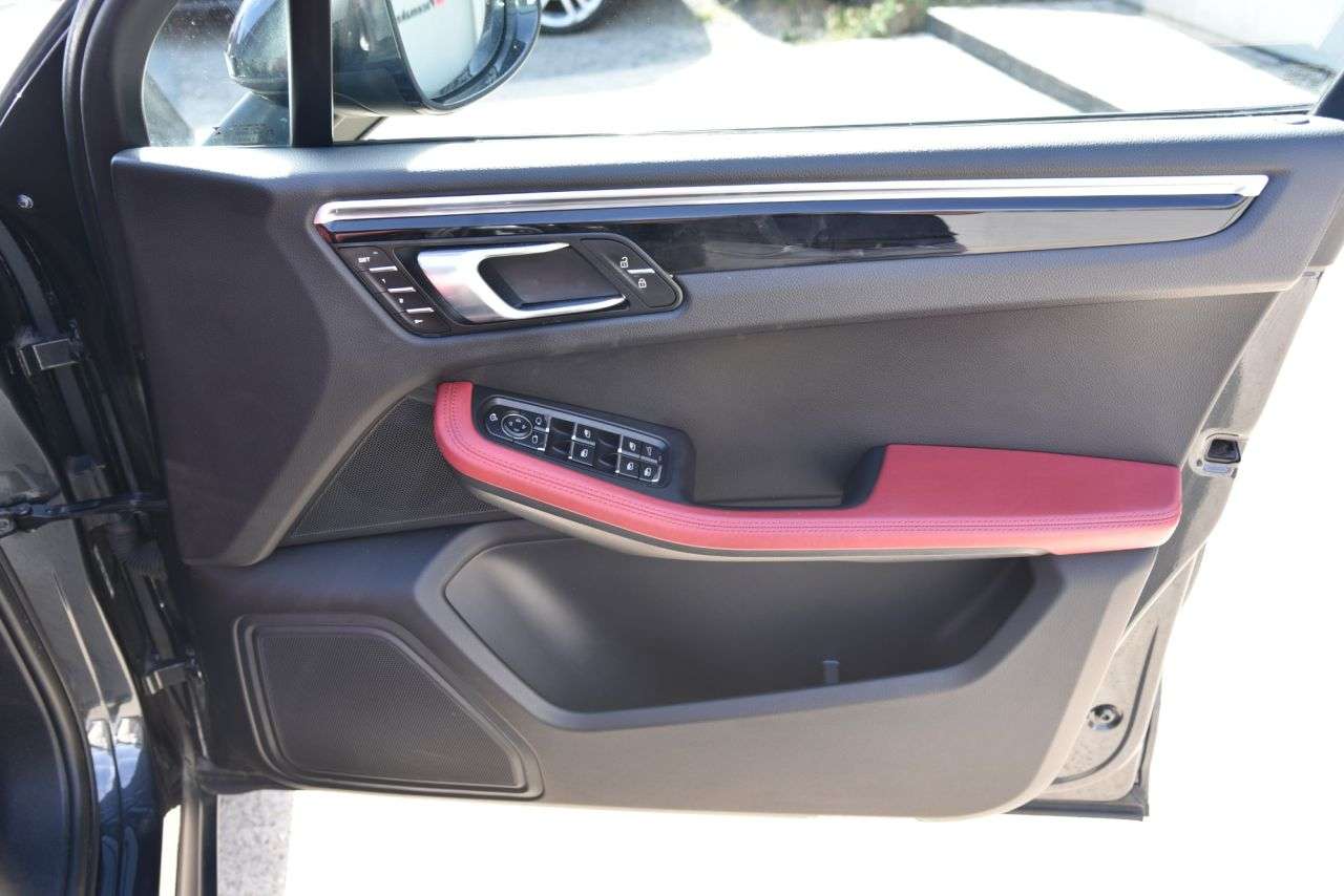 2019 PORSCHE MACAN 2019 PORSCHE MACAN