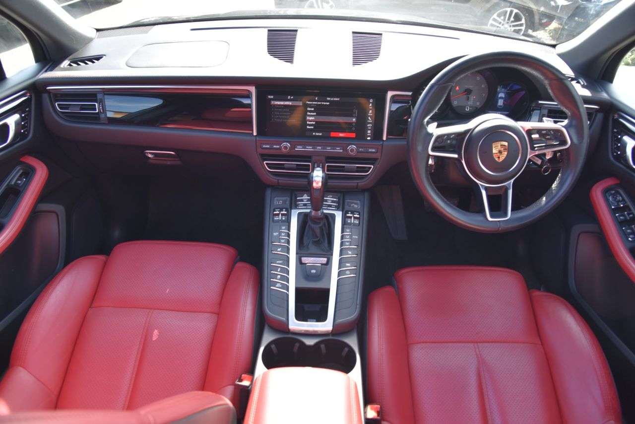A 2019 PORSCHE MACAN 3.0T V6 S SUV 5dr Petrol PDK 4WD Euro 6 (s/s) (354 ps) RED LEATHERS | 19" T A 2019 PORSCHE MACAN 3.0T V6 S SUV 5dr Petrol PDK 4WD Euro 6 (s/s) (354 ps) RED LEATHERS | 19" T