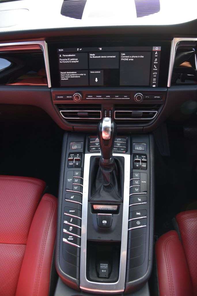 2019 PORSCHE MACAN 2019 PORSCHE MACAN