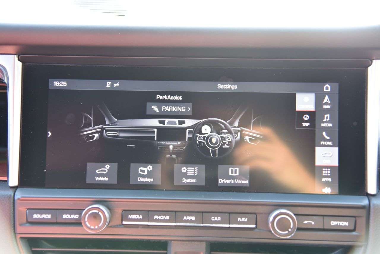 2019 PORSCHE MACAN 2019 PORSCHE MACAN