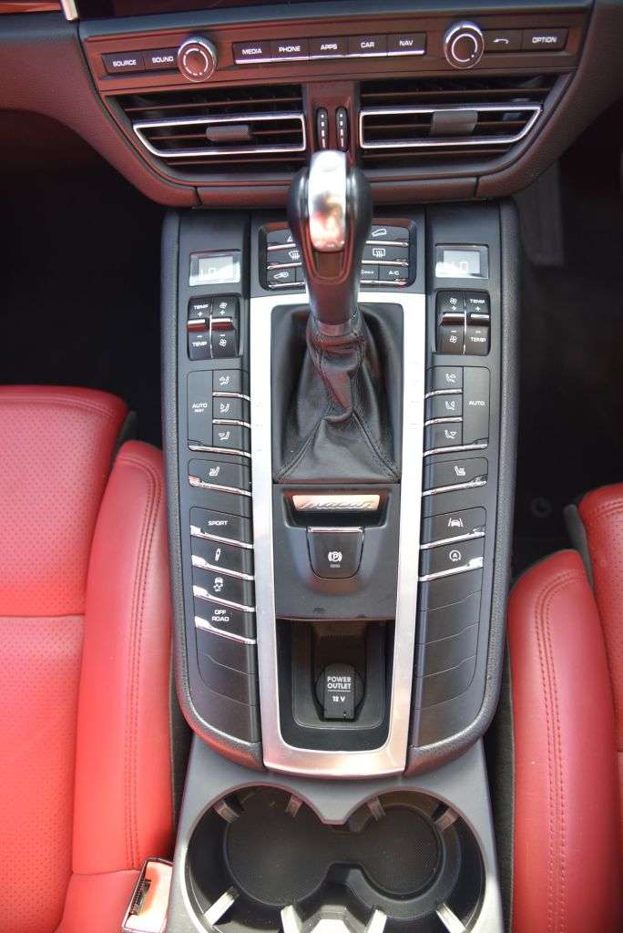 2019 PORSCHE MACAN 2019 PORSCHE MACAN