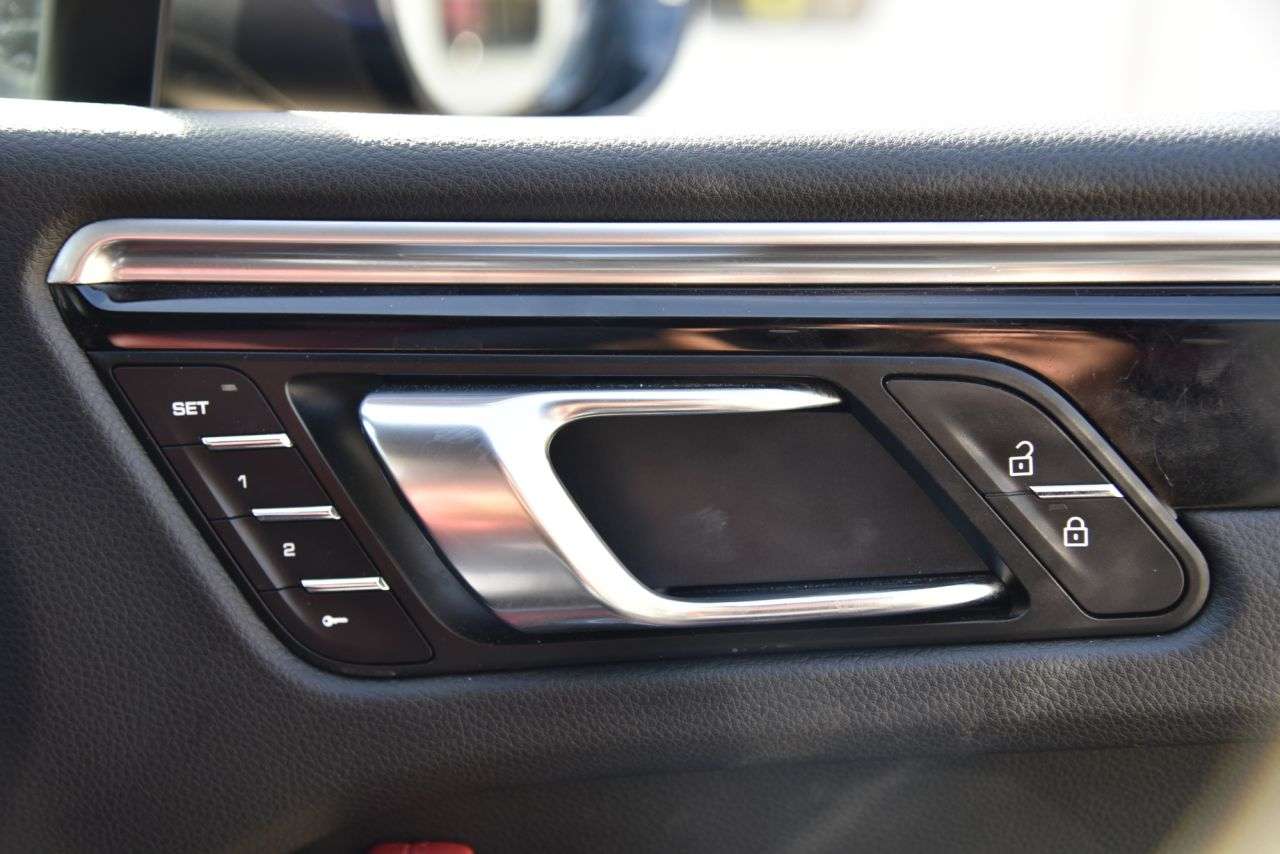 2019 PORSCHE MACAN 2019 PORSCHE MACAN