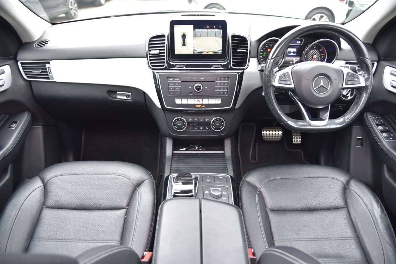 A 2016 MERCEDES-BENZ GLE 2.1 GLE250d AMG Line (Premium) SUV 5dr Diesel G-Tronic 4MATIC Euro 6 (s/s) A 2016 MERCEDES-BENZ GLE 2.1 GLE250d AMG Line (Premium) SUV 5dr Diesel G-Tronic 4MATIC Euro 6 (s/s)