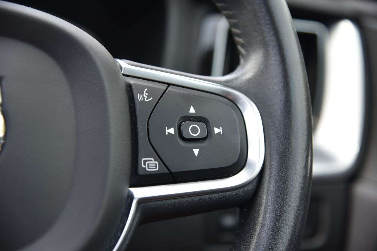 2020 VOLVO XC60 2020 VOLVO XC60