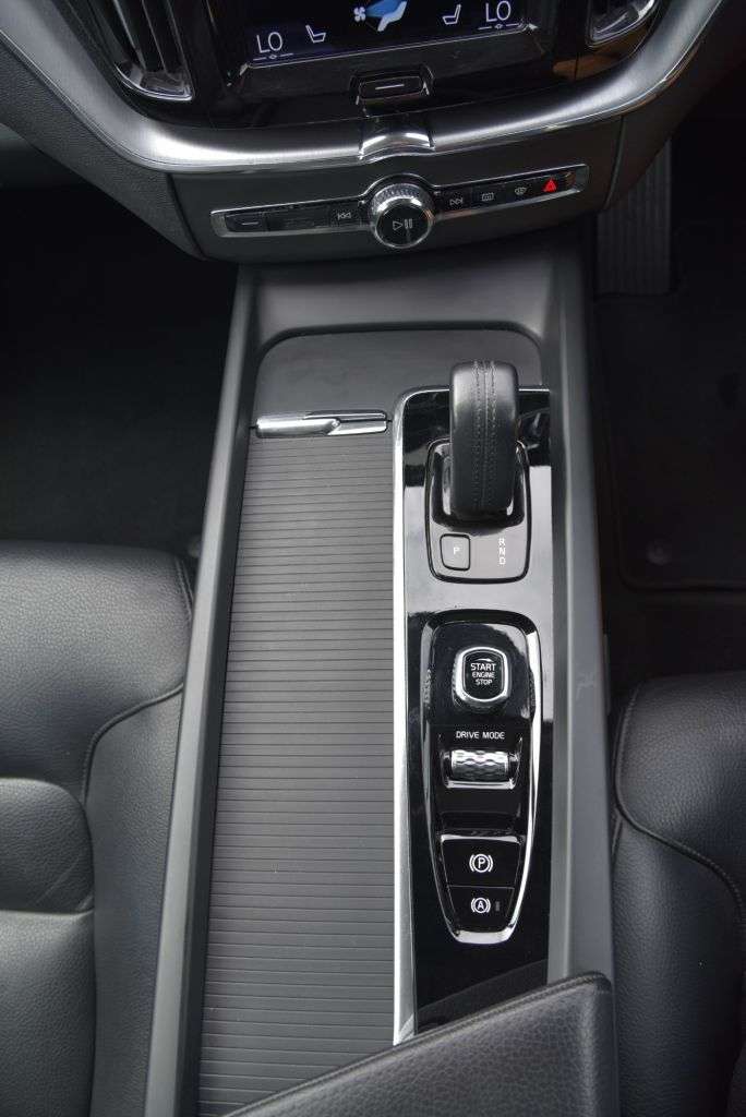2020 VOLVO XC60 2020 VOLVO XC60