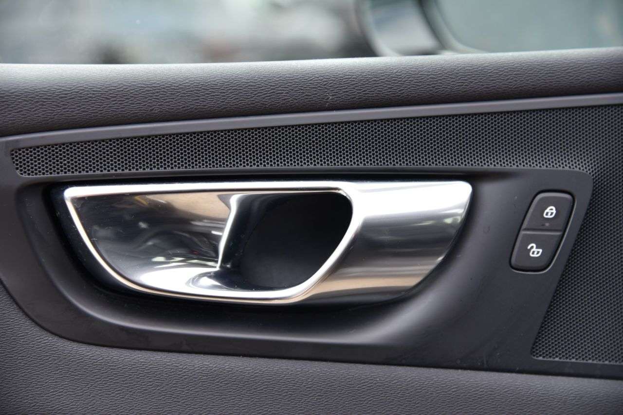2020 VOLVO XC60 2020 VOLVO XC60