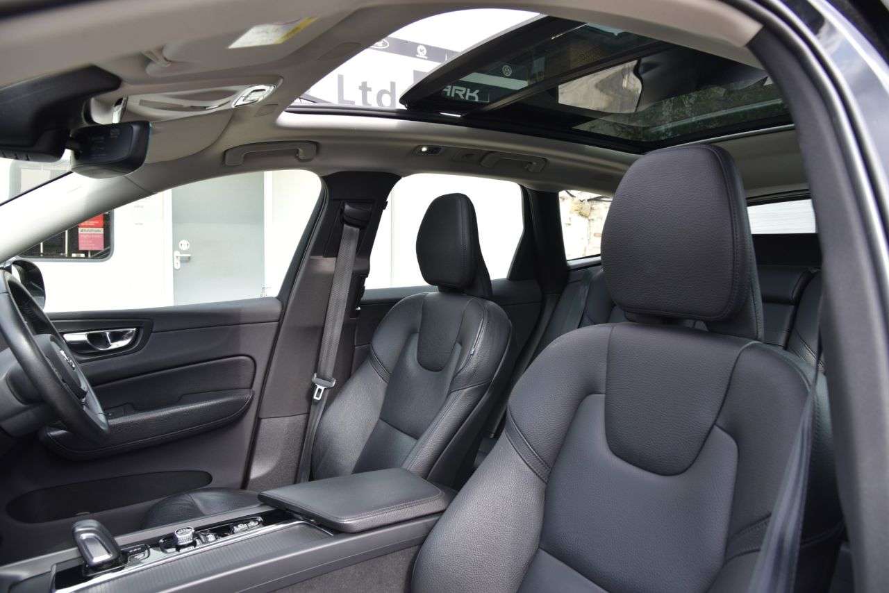 2020 VOLVO XC60 2020 VOLVO XC60