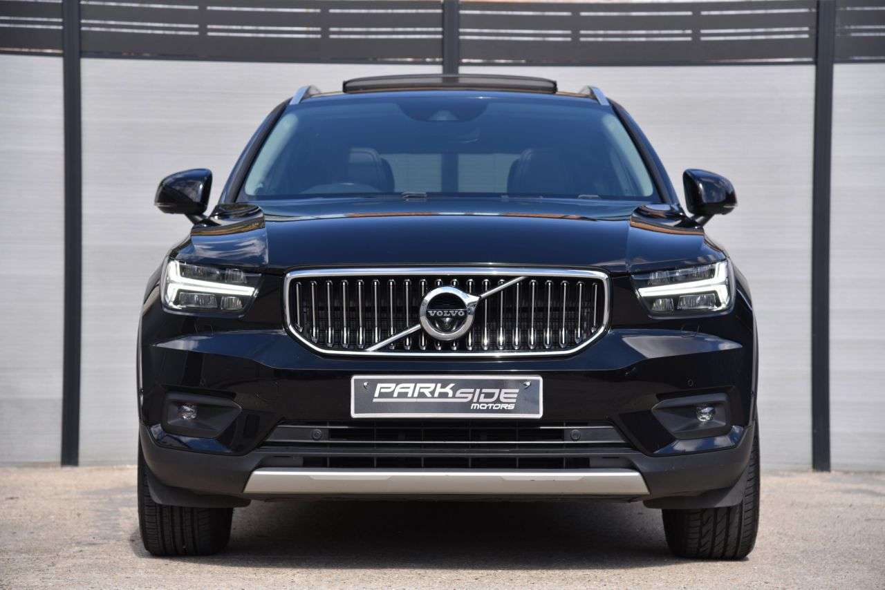 2019 VOLVO XC40 2019 VOLVO XC40