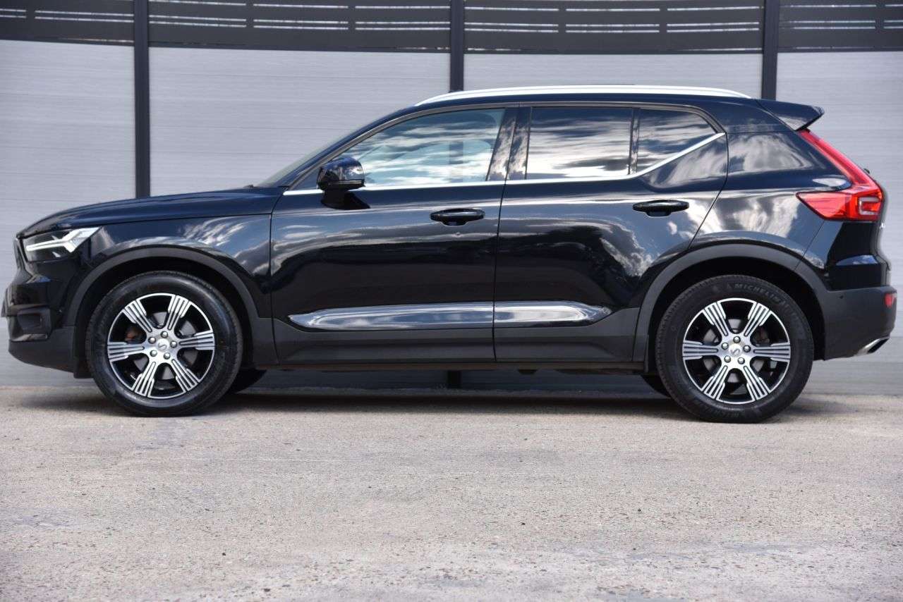 2019 VOLVO XC40 2019 VOLVO XC40