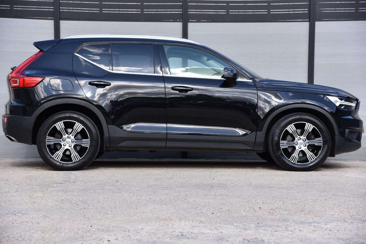 2019 VOLVO XC40 2019 VOLVO XC40