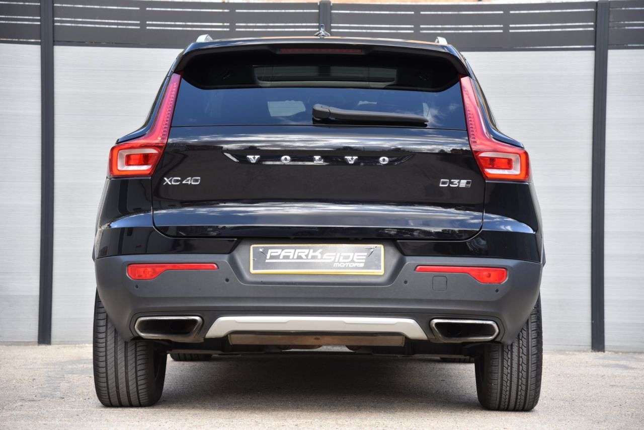 2019 VOLVO XC40 2019 VOLVO XC40