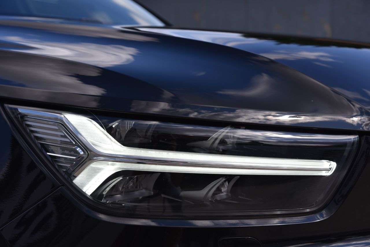 2019 VOLVO XC40 2019 VOLVO XC40