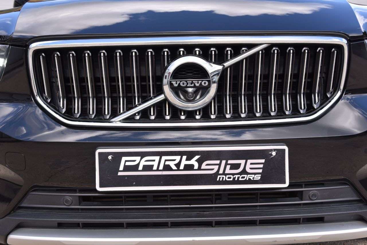 2019 VOLVO XC40 2019 VOLVO XC40