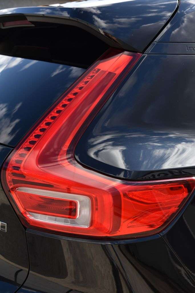 2019 VOLVO XC40 2019 VOLVO XC40