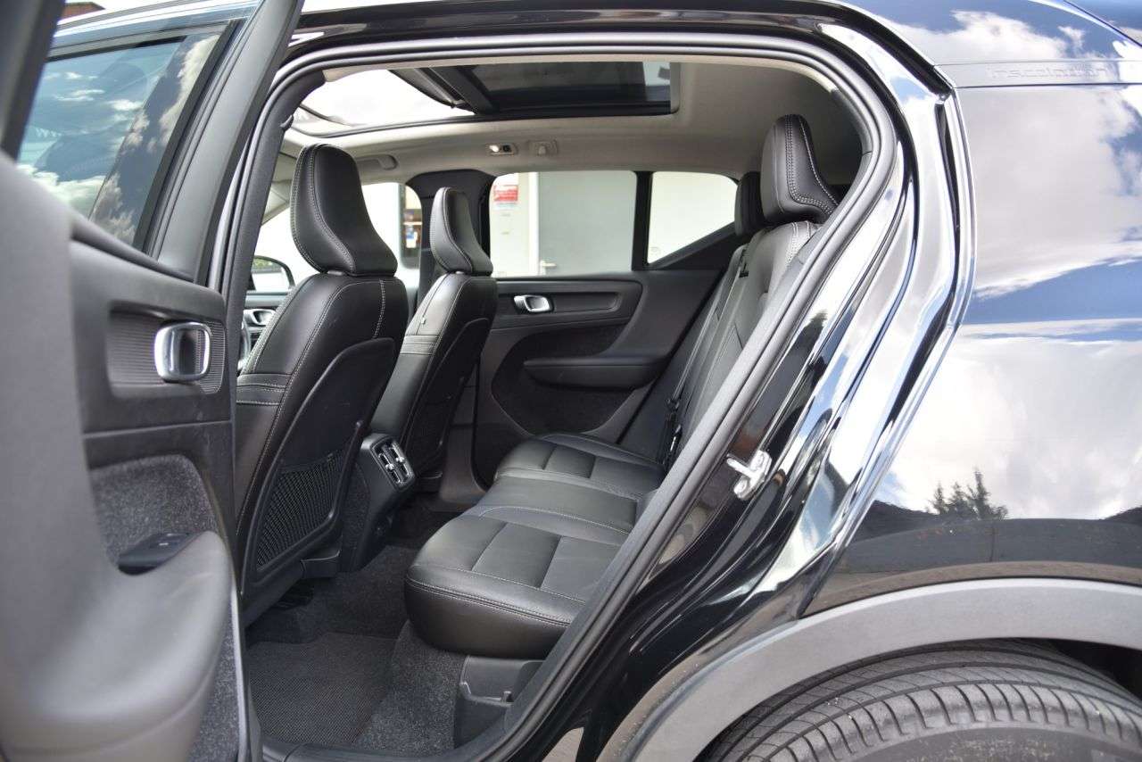 2019 VOLVO XC40 2019 VOLVO XC40