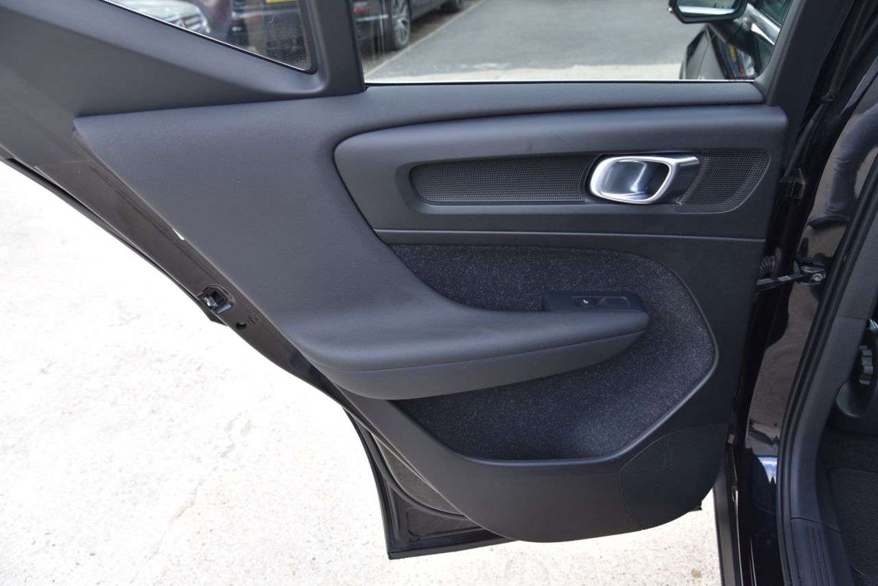 2019 VOLVO XC40 2019 VOLVO XC40