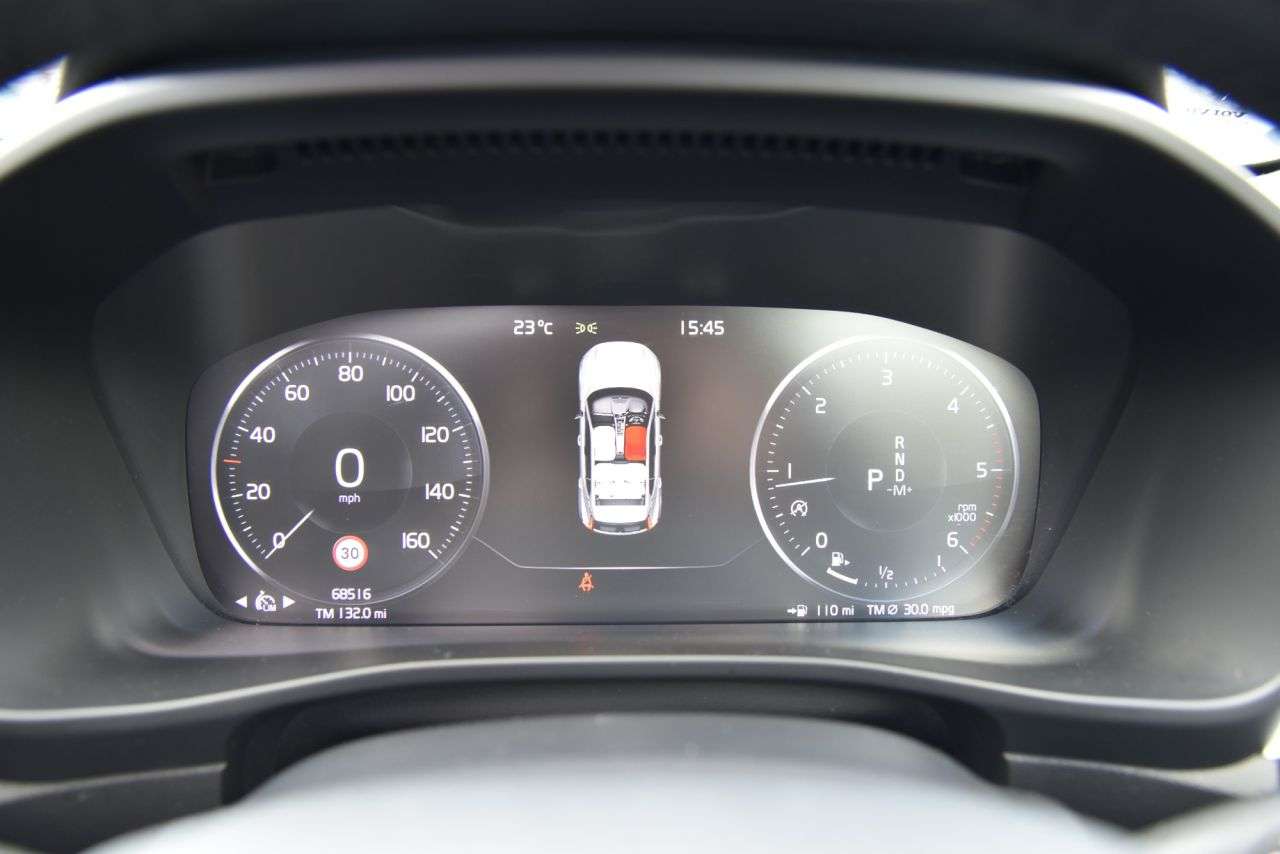 2019 VOLVO XC40 2019 VOLVO XC40
