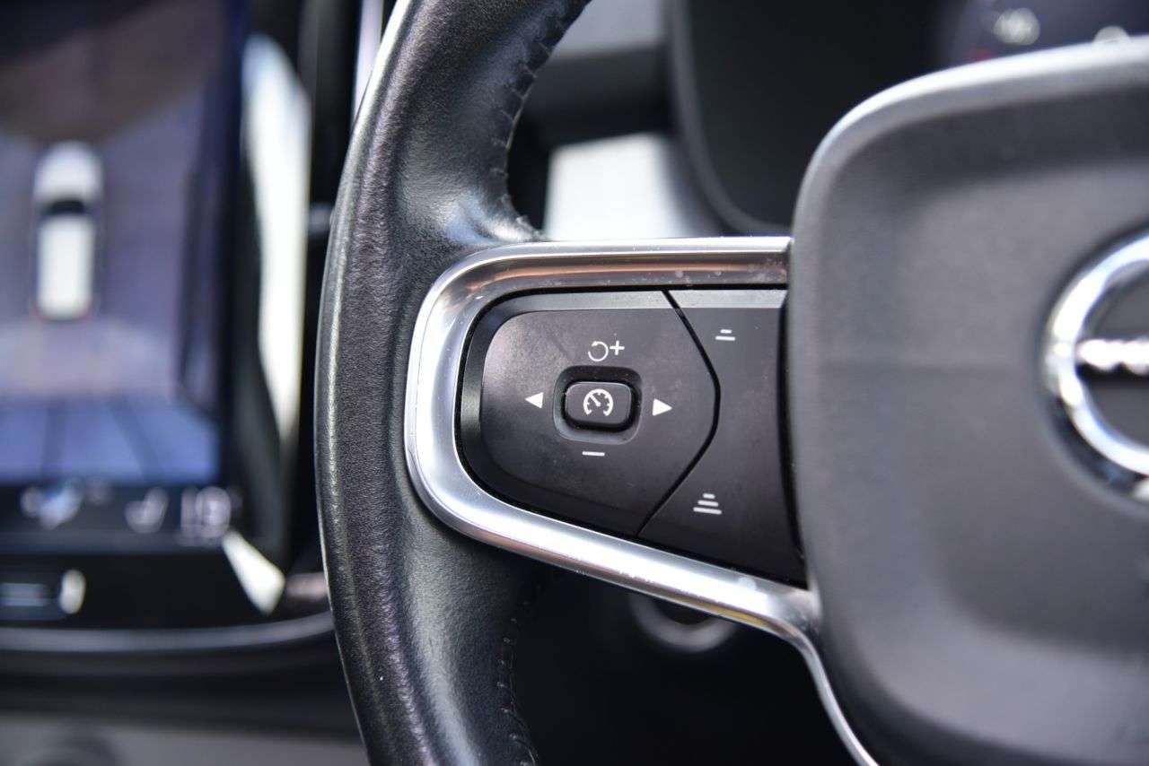 2019 VOLVO XC40 2019 VOLVO XC40
