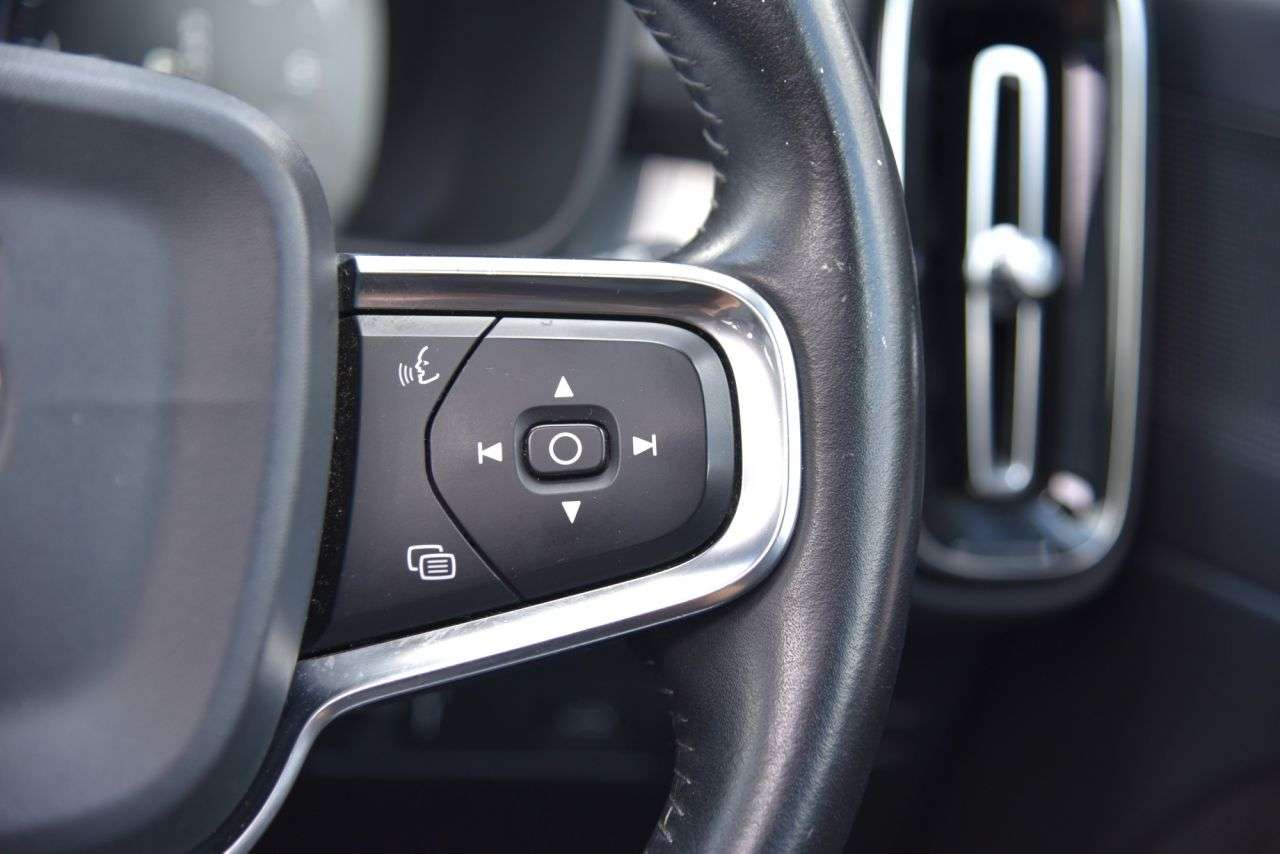 2019 VOLVO XC40 2019 VOLVO XC40